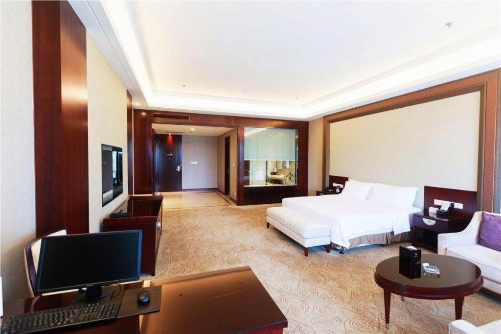 Linyi Blue Horizon International Hotel Yi He Zewnętrze zdjęcie