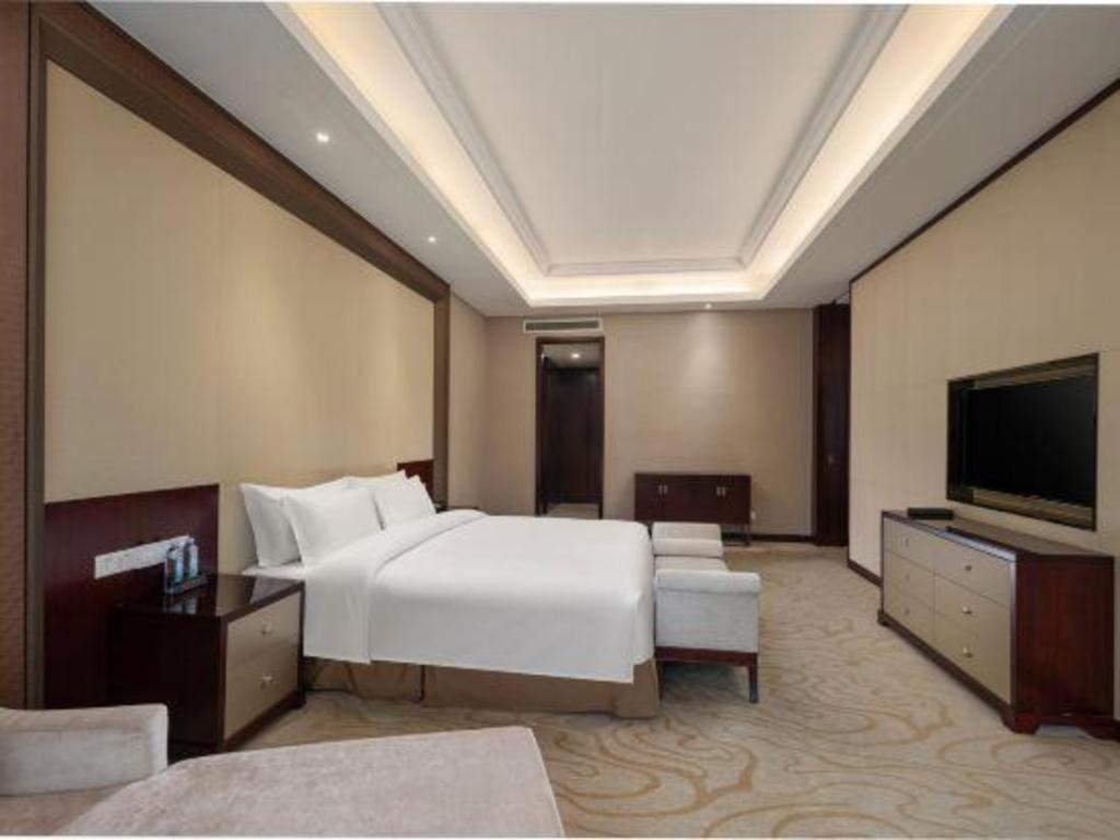 Linyi Blue Horizon International Hotel Yi He Zewnętrze zdjęcie