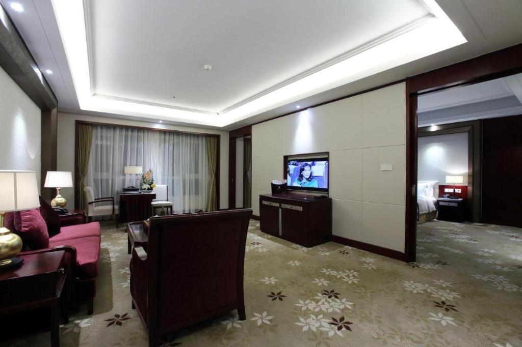 Linyi Blue Horizon International Hotel Yi He Zewnętrze zdjęcie