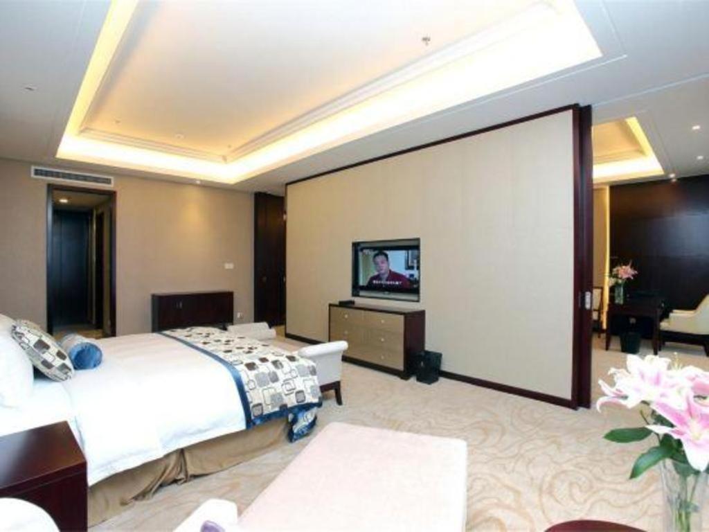 Linyi Blue Horizon International Hotel Yi He Zewnętrze zdjęcie