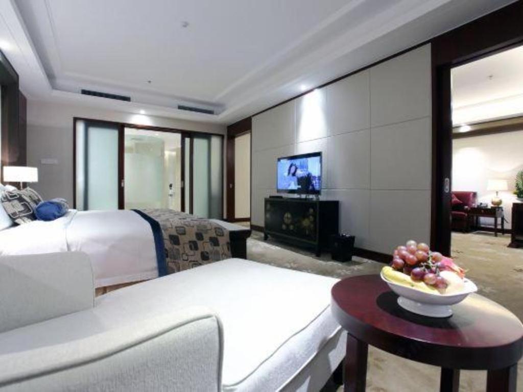 Linyi Blue Horizon International Hotel Yi He Zewnętrze zdjęcie